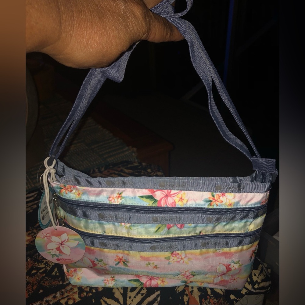 New LeSportsac Plumeria Rainbow Quin Cross Body Bag HAWAII EXCLUSIVE